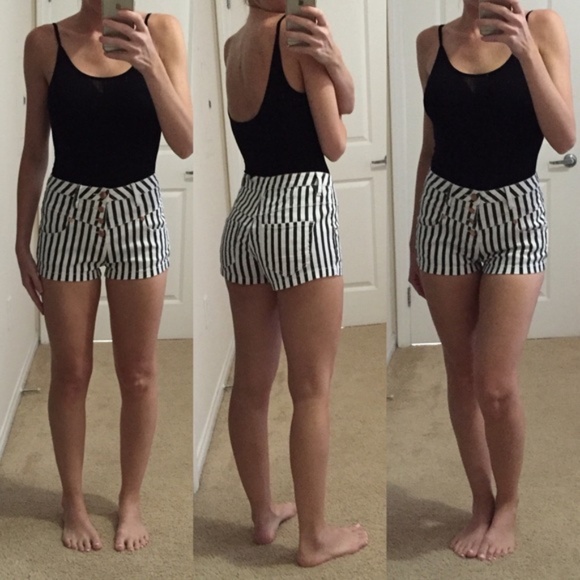Kendall & Kylie High-rise Striped Jean Shorts - Picture 4 of 4